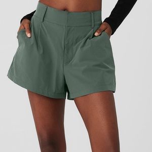 NWT Alo High Waist Trouser Shorts in dark cactus M